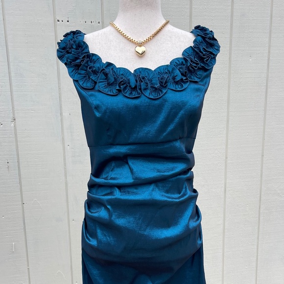 London Style Nights Metallic Iridescent Blue Cocktail Dress Size 10 - Picture 1 of 9